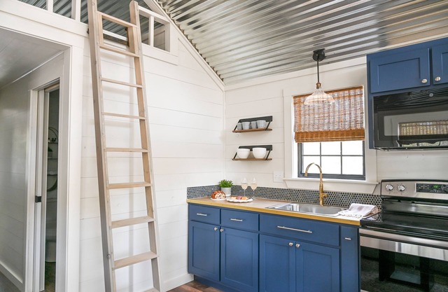 Cozy Luxury Cottage 20 minutes from Texas A&M University!