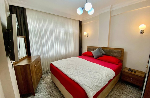 Cozy & Modern Room in Fatih . " Steps to Transportation "nJust for men