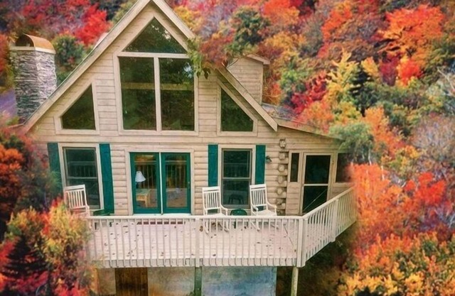 Cozy Mountain Retreat w/Hot Tub & Views – Minutes to Trails and Attractions