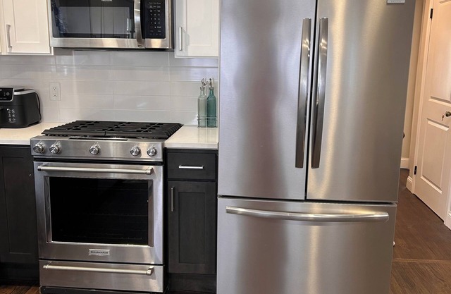 Cozy Multi-Level Family Home Private Level B, Irvington, NJ