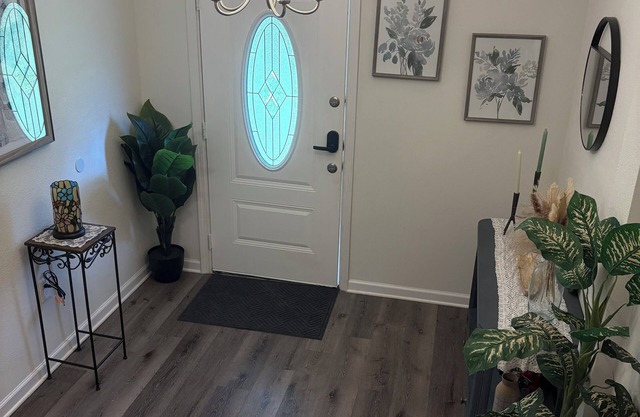 Cozy Nest 3-bedroom house in Coldspring with WiFi and AC