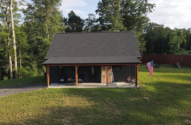 Cozy New Retreat on Brownstone Ridge in the beautiful MountNebo.