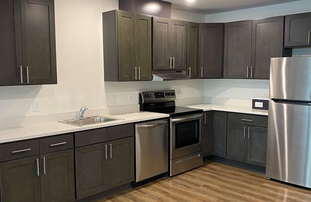 Cozy Peekskill Apt. with Mountain View, Riverside Park and Metro North access.