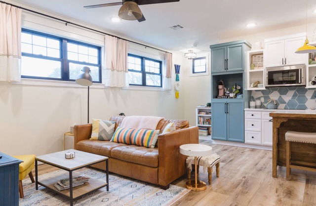 Cozy Private Getaway near Silos & Downtown