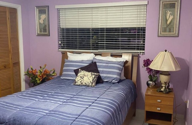 Cozy Private Room Near Airport and Calle Ocho