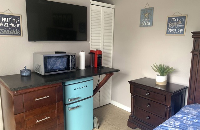 Cozy Private Room with Private Entrance