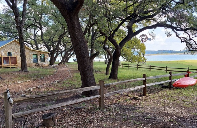 Cozy, private waterfront stone cabin on the north shore of Lake Travis