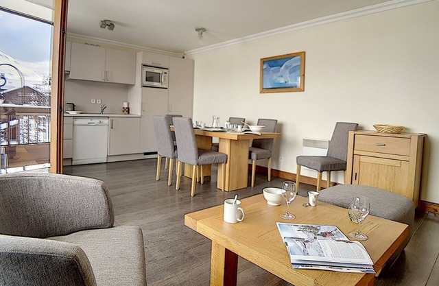 Cozy Renovated Apartment · Near Slopes · Balcony · Sauna · Hammam · Free WIFI