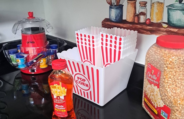 Cozy Retreat w/Popcorn Machine/Firepit/BBQ/Deerfeeding/TVs In All Roomsn