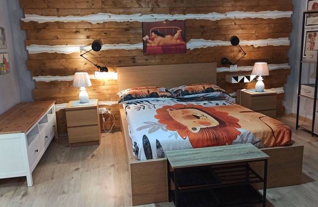 Cozy room 20sqm, with balcony 600m from the walls, served means, quiet