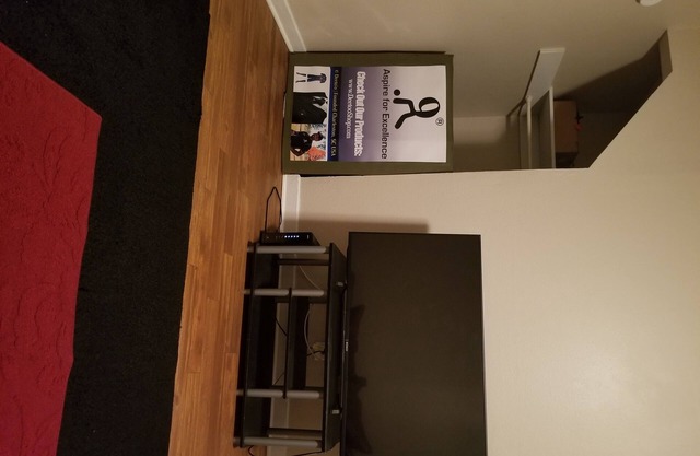 Cozy Room in Apartment