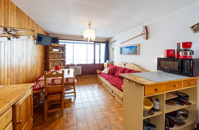 Cozy studio for 4 with balcony and TV in Saint-François-Longchamp