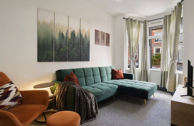 Cozy Sheffield Retreat | 3BR, 2BA, Parking + WiFi