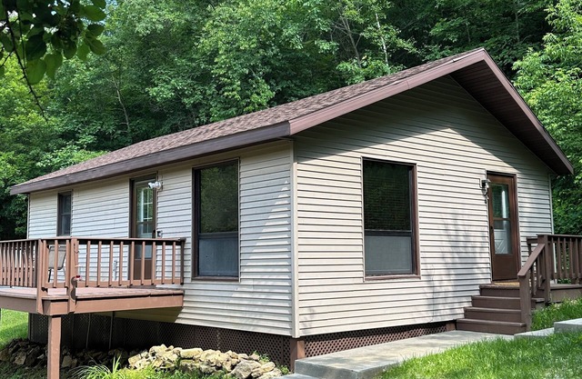 Cozy Sportsman's Hideaway