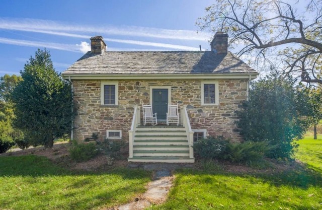 Cozy Stone Cottage in Round Hill, VA