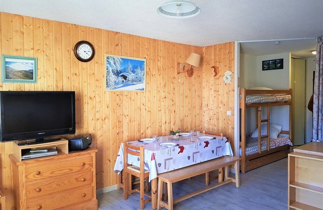 Cozy Studio 30m² with Balcony, Sleeps 5, Ski-in/Ski-out, Pet Friendly - Orcières Merlette