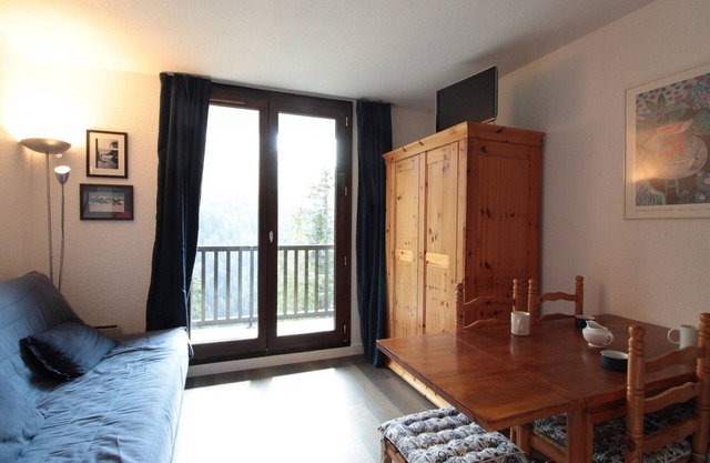 Cozy studio 4 pers, Near slopes and shops, balcony, TV, ski locker