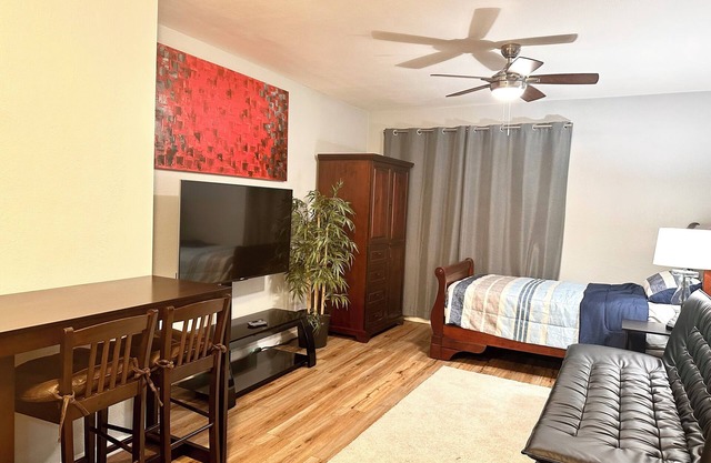 Cozy studio apartment near JBER!