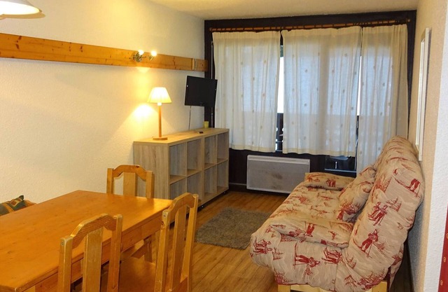 Cozy Studio Cabin in Les Gets - Sleeps 4 - Central Location - Garage Included