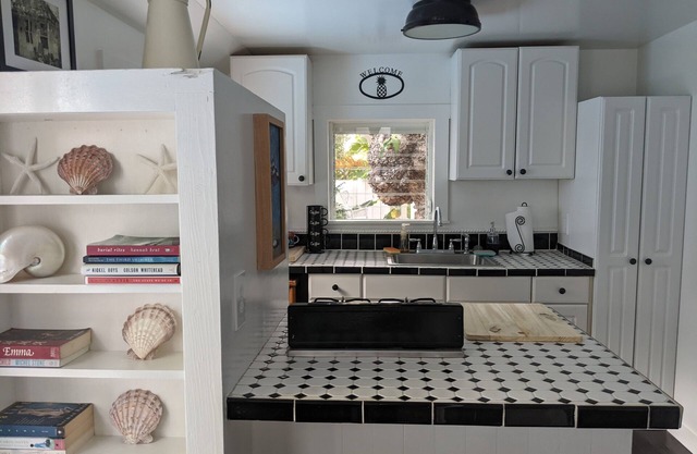 Cozy studio cottage in Old Town Key West