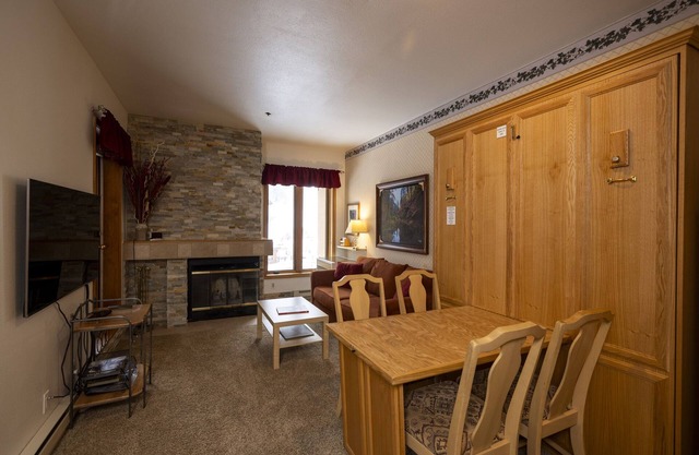 Cozy Studio for 2 at Kendall 435 in Purgatory Village with Plaza View.