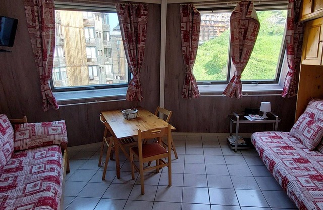 Cozy Studio for 3/4, Central Location, Near Children’s Village, Ski-In/Ski-Out