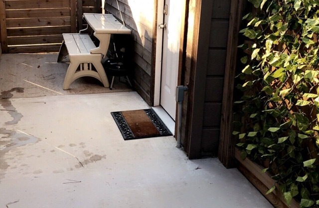 Cozy studio fully equipped with washer&dryer. Quiet & private! Hablo espanol