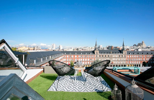 Cozy Suite with Terrace Facing Plaza Mayor