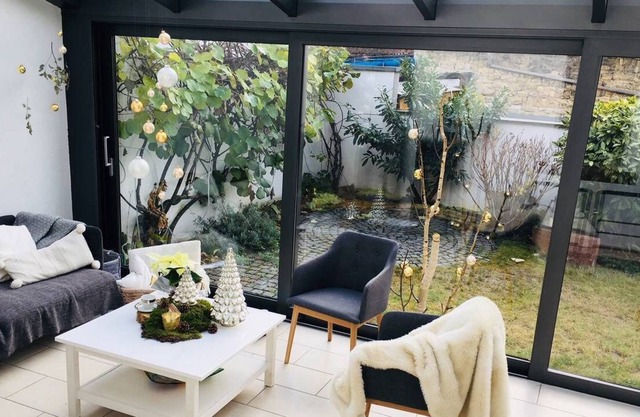 Cozy town house with private courtyard and garden