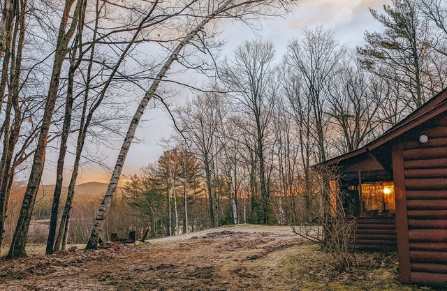 Cozy Updated Log Cabin with Mountain Views close to Monadnock