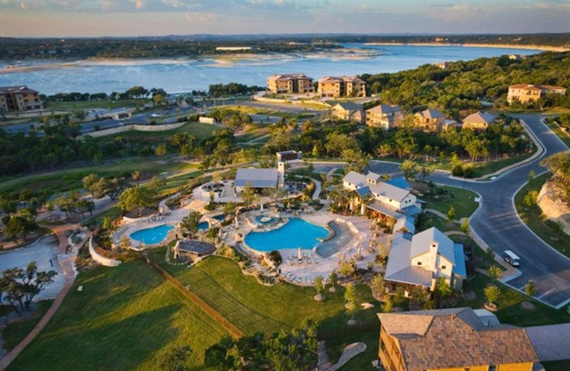 Cozy Villa in the Hollows Resort! Beach Club with 4 Pools, Hiking Trails, Pickleball!