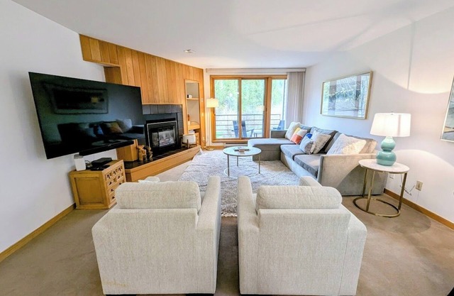 Cozy w/slope view, Pool and Hot Tub