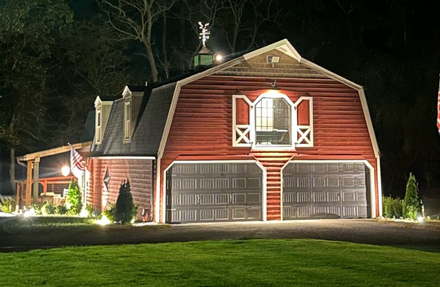 Cozy Waterfront Barn Loft in Charming Suffolk—full Kitchen, AC, WiFi