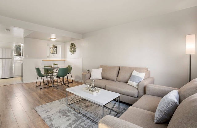 Cozy Windsor Condo!