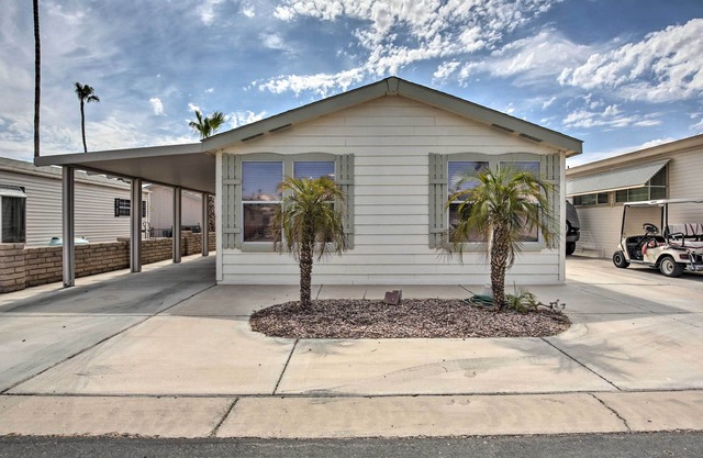 Cozy Yuma Retreat, Proximity to Golf Courses!