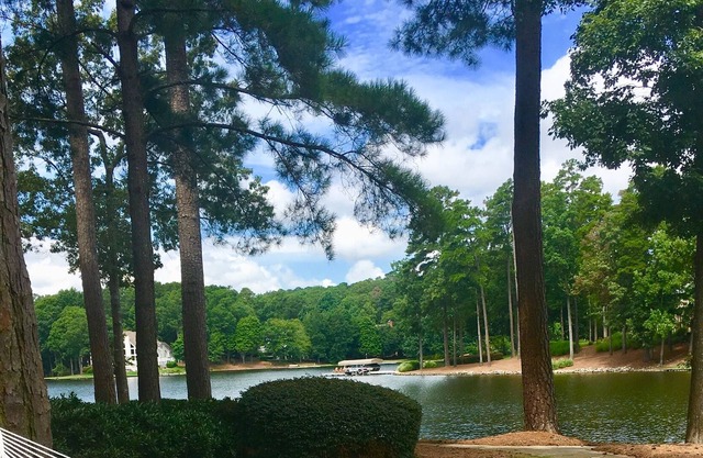 CozyLakeFRONTHome w/Dock!-QuietCove!-Fireplace-GreatViews &GreatReviews!