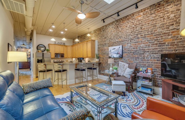 CozyUrbanLoft-Unwind,HardRockCasino,Music