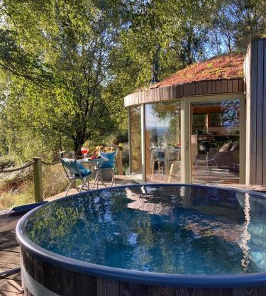 Craigmaddie Muir Roundhouse with Hot Tub Romantic, Luxury, Rural Stay for 2 Near Milngavie