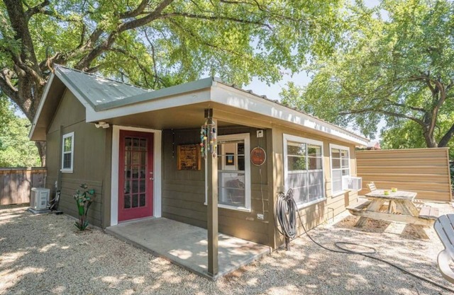 Creatively colorful and cozy cabin and Airstream on the Brazos!