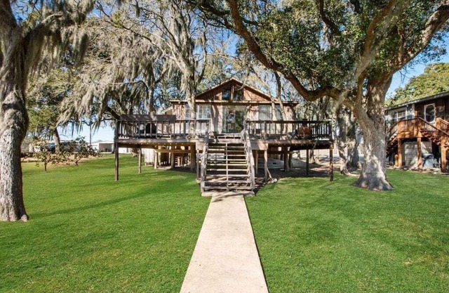 Creekfront Cottage w/Boat Lift & Pier