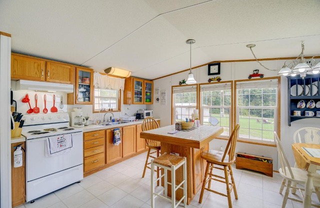 Creekfront Max Meadows Mobile Home with Deck!