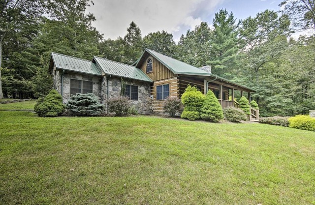 Creekside Berkeley Springs Cabin on 35 Acres!