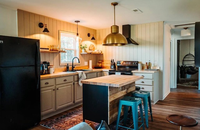Creekside Cottage