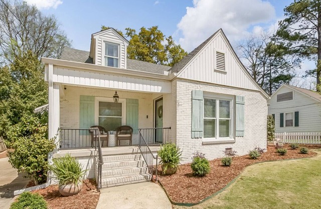Crimson Cottage Northport