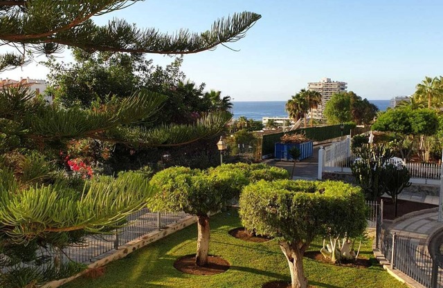 Cristian Sur - 2 Bed 2 Bath Apartment in this well located, desirable complex.
