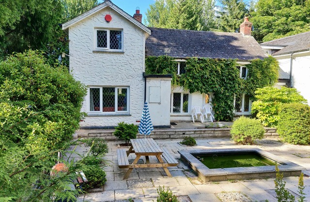 Croft Cottage, 3 bedroom cottage, woodland setting, close to beaches
