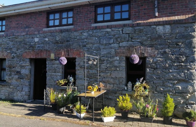 Crover Cottage Twin Room with Lake View
