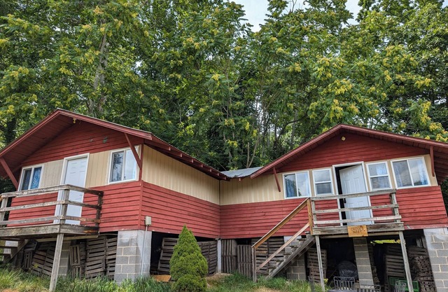 Crow's Nest Cabin at Buffalo Gap Retreat - a Pet-Friendly Destination!