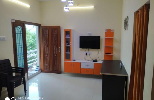 CRUZ Service Apartment 9843755294