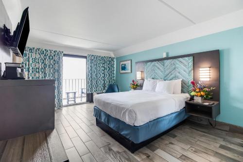 Crystal Coast Oceanfront Hotel